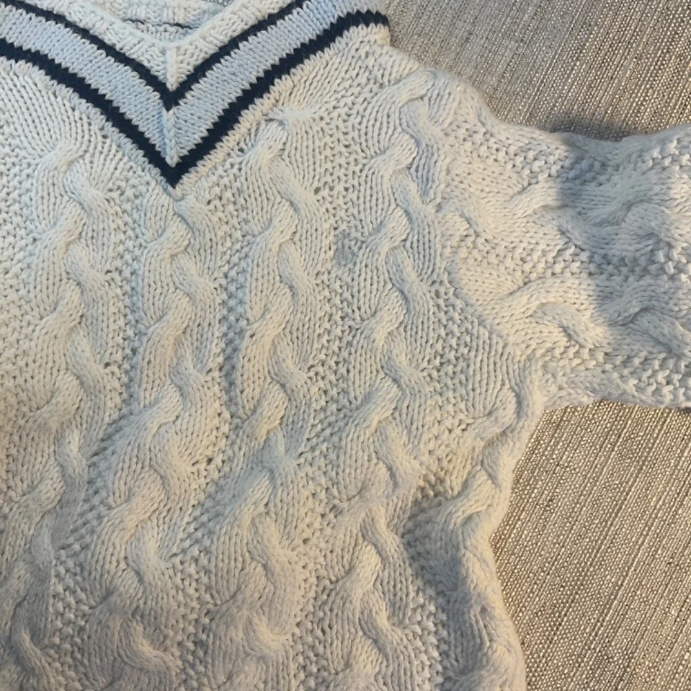 Ralph Lauren Baby White 100% Cotton V-Neck Cricket Sweater Size 0-6 Months